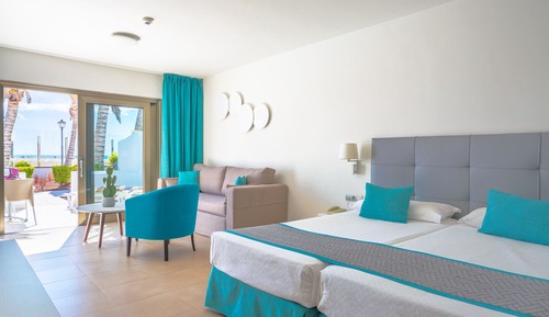 Habitación Estándar, Vistas al Océano (2 Adultos y 1 Niño)