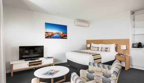 Estudio, vistas al jardín