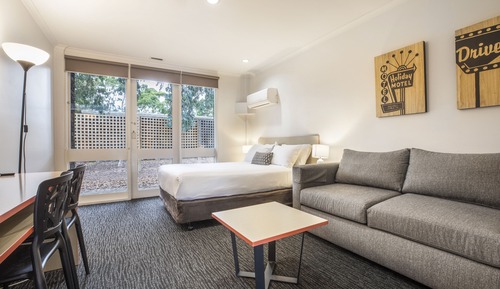 Estudio, 1 cama de matrimonio con sofá cama