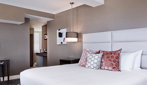 Habitación, 1 cama de matrimonio grande, vistas a la ciudad, en esquina