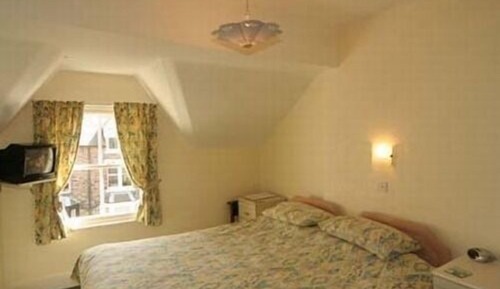 Habitación con 1 cama doble o 2 individuales, baño privado