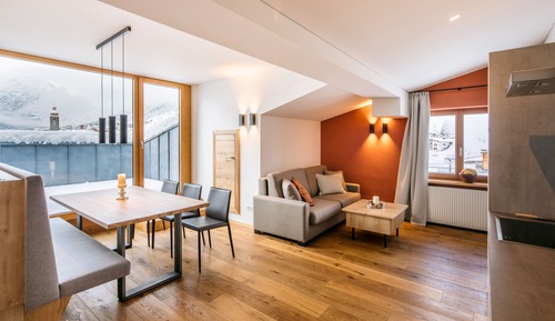 Superior Apartment, 2 Bedrooms, Sauna, Mountain View-