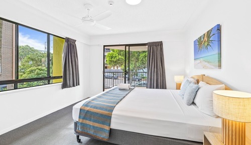 Large One Bedroom Apartment - Beachside Plus