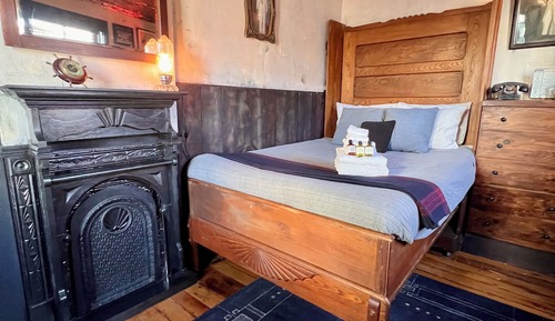 Habitación, solo para hombres, baño compartido