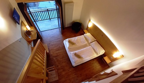 Habitación familiar, balcón, vistas a la montaña