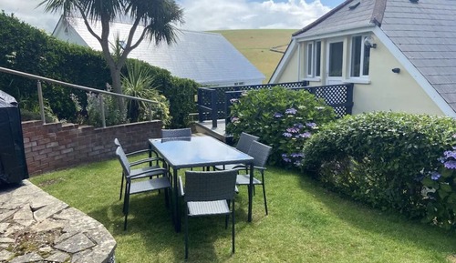 Apartamento, baño privado, vistas a la playa (7 MIn Walk To Beach )