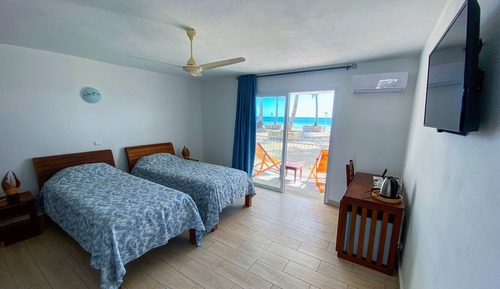 Habitación con 2 camas individuales, vistas al mar