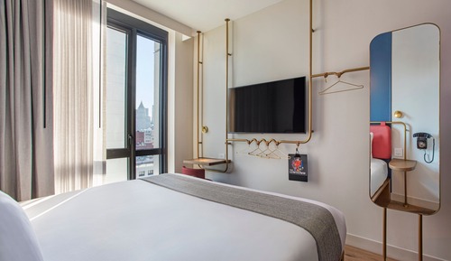 Habitación, 1 cama de matrimonio grande (Partial City View)