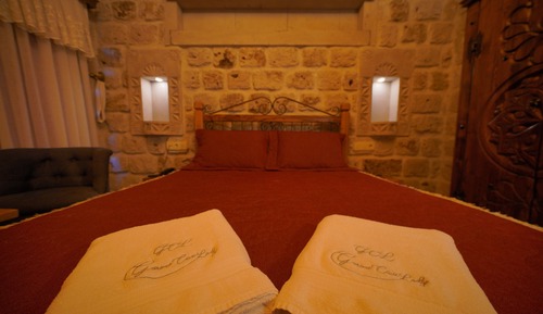 Superior Stone Room 9