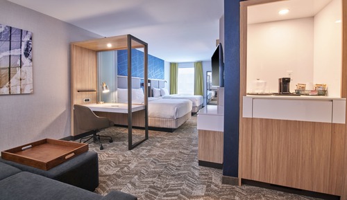 Estudio, varias camas (Hearing Accessible)