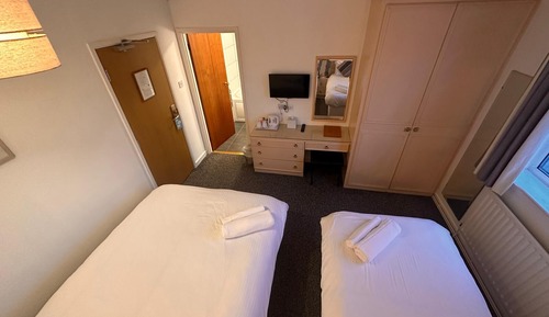 Habitación familiar con 1 cama doble o 2 individuales, 1 habitación