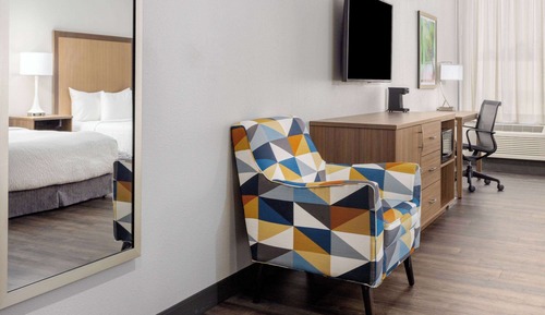 Habitación, 2 camas de matrimonio, accesible para personas con discapacidad (Bathtub w/ Grab Bars)