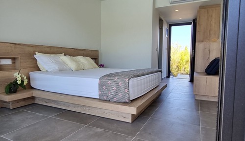 Habitación doble superior, 1 cama de matrimonio grande, no fumadores, vistas al jardín