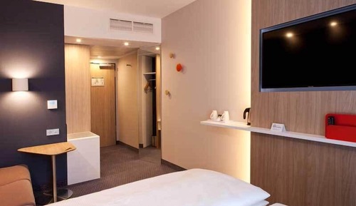 Habitación estándar, 1 cama de matrimonio con sofá cama