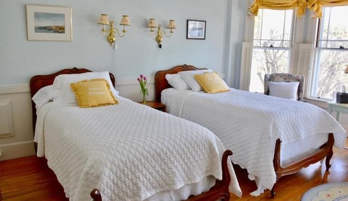 Habitación con 2 camas individuales