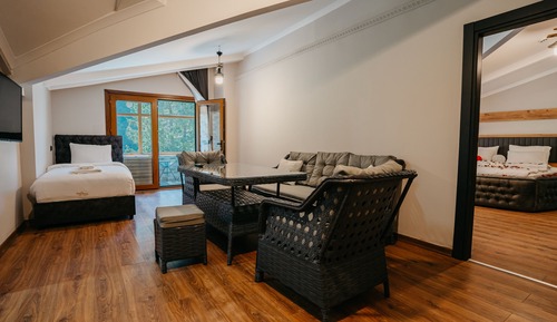 Habitación Royal, bañera de hidromasaje, vistas al lago