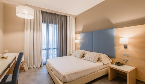 Habitación con 1 cama doble o 2 individuales, vistas al mar