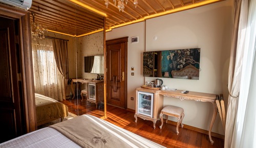 Superior Garden Floor