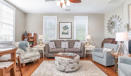 Apartamento, varias camas, cocina, vistas al jardín