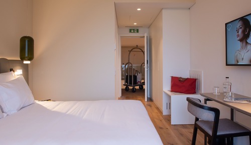 Habitación doble superior, vistas parciales al mar