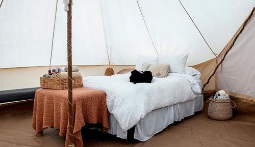 Sunset Tent  5 meter tents with private shower. Outdoor private sanctuary for stargazing.