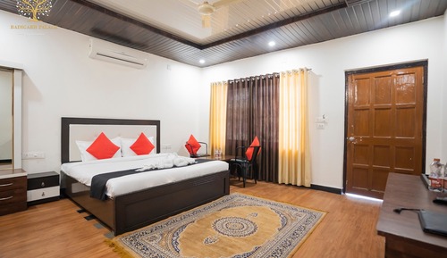 Habitación superior con 1 cama doble o 2 individuales