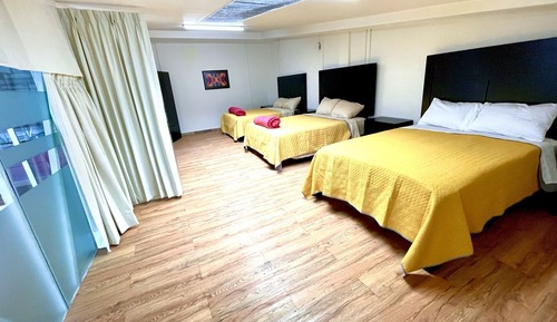 Habitación familiar, baño compartido