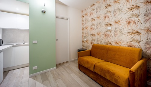 Estudio, frigorífico y microondas