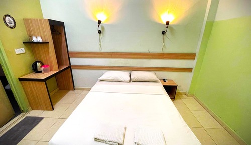 Deluxe King Room with City View