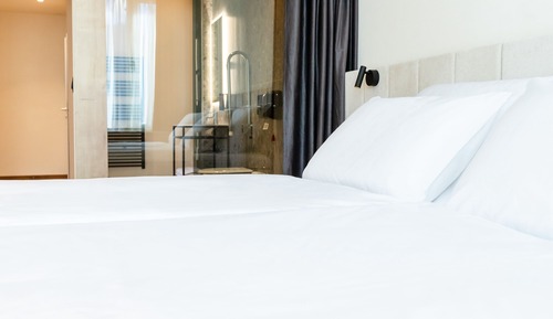 Habitación estándar con 1 cama doble o 2 individuales, accesible para personas con discapacidad