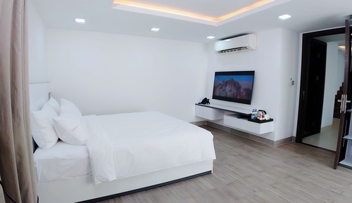 Dúplex estándar, 3 habitaciones, balcón, vistas a la ciudad
