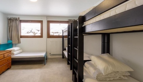 Dormitorio compartido, solo para mujeres