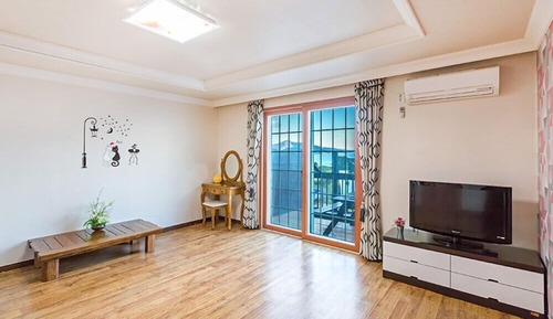 Habitación (Byulbit Bada)