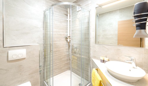 Apartamento ejecutivo, 2 habitaciones, 2 baños, vistas al mar