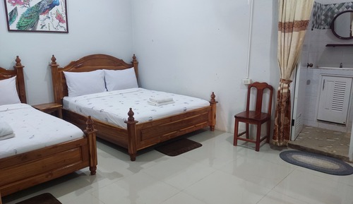 Standard 2 Beds for 4 people