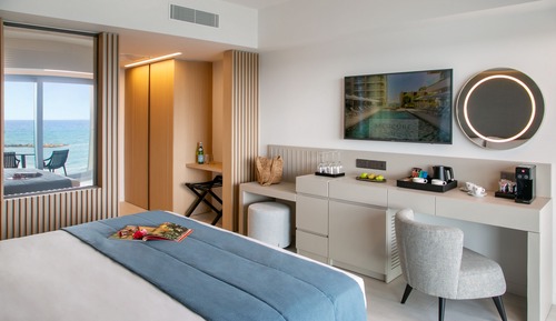 Habitación superior, 1 cama doble, balcón, vistas al mar