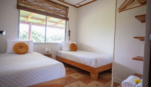 Bungalow Signature, acceso a la piscina, vistas a la montaña