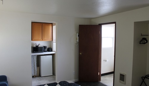 Habitación individual, 1 cama de matrimonio grande, cocina básica