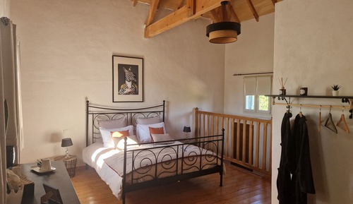 Habitación doble, 1 cama de matrimonio, baño privado, vistas al jardín