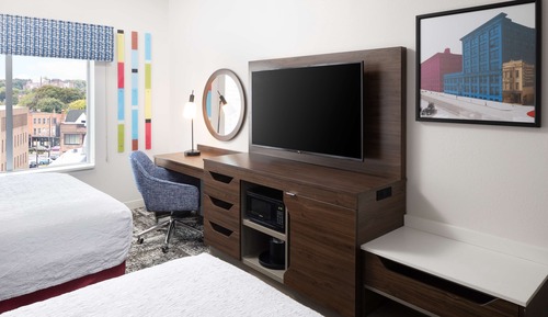 Habitación, 2 camas de matrimonio, accesible para personas con discapacidad (Hearing)