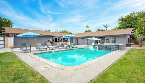 Casa (Multiple Bedrooms)