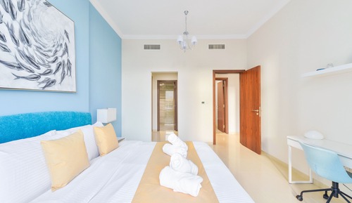 Deluxe 1BR Apartment