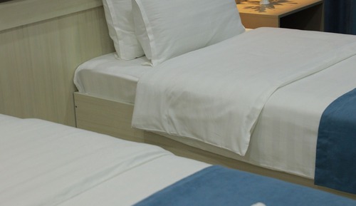 Habitación básica con 1 cama doble o 2 individuales