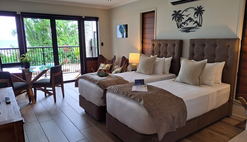 Beach View Suite: King Bed