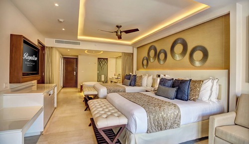 Luxury Suite with Terrace Jacuzzi