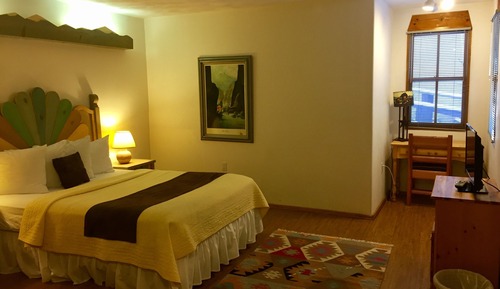 Business Room, 1 Queen Bed (Room 5, Ground Floor)