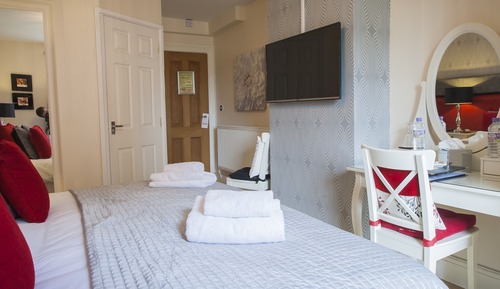 Habitación estándar con 1 cama doble o 2 individuales, baño privado (King)