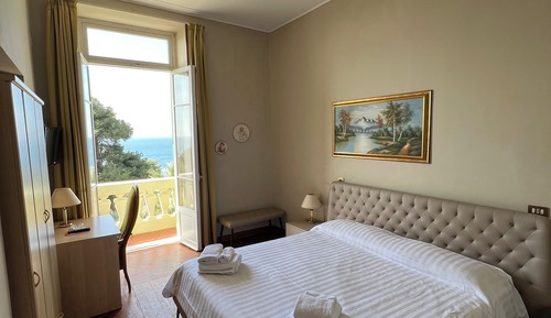 Habitación con 1 cama doble o 2 individuales, vistas al mar