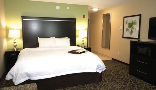 Habitación, 1 cama de matrimonio grande, frigorífico y microondas