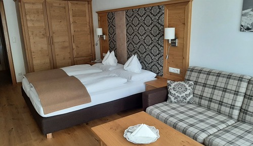 Habitación estándar doble, balcón, vistas a la montaña (Alpinzimmer Deluxe)